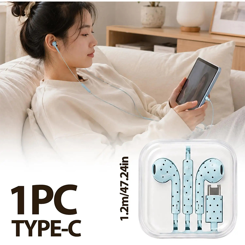 Usb C Earphone - In-ear Earphone With Polka Dot Star